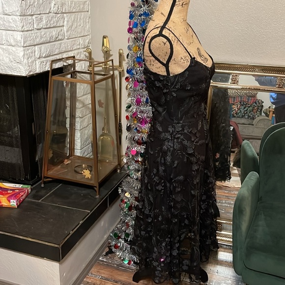 Dress the Population Black Appliqué Dress - Picture 5 of 9